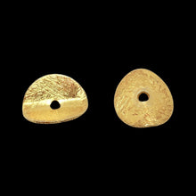 Load image into Gallery viewer, 2 Designer Brushed 22K Vermeil Wavy Disc Beads 9089