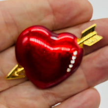 Load image into Gallery viewer, Sparkling Society Designer Arrow Heart Brooch 40x45x40mm Romantic Love USA