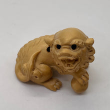Load image into Gallery viewer, Ojime Netsuke Carved and Signed Guardian Lion | 1 Bead | 25x20x17mm | Cream