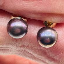 Load image into Gallery viewer, Pearl 14K Gold Round Post Earrings| 6mm | Lavender | 1 Pair |
