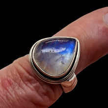Load image into Gallery viewer, Moonstone Sterling Silver Oval Stone Ring | 8.5 | Blue Flash |