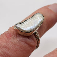 Load image into Gallery viewer, Pearl Sterling Silver Biwa Ring | 9.25 | Rainbow White |