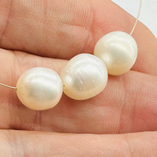 Load image into Gallery viewer, 3 Natural White 12 to10mm Pear-Shape FW Pearls 3104