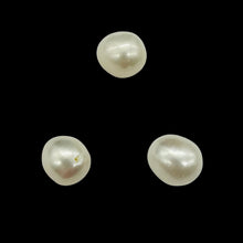 Load image into Gallery viewer, 3 Natural White 12 to10mm Pear-Shape FW Pearls 3104