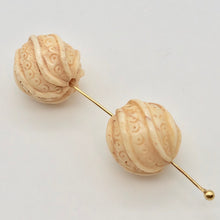 Load image into Gallery viewer, Carved Octopus Tentacle Swirl Waterbuffalo Bone Bead 10760A
