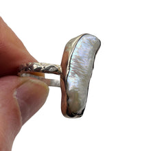 Load image into Gallery viewer, Pearl Sterling Silver Biwa Ring | 9.25 | Rainbow White |