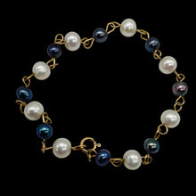 Load image into Gallery viewer, Peacock/Cream Fresh Water Pearl 14Kgf Bracelet 400005