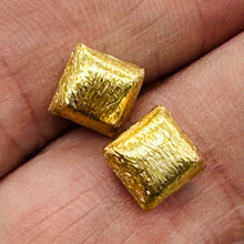 Load image into Gallery viewer, 1 Designer Brushed 22K Vermeil Puffed 8x8mm Square Bead 10342
