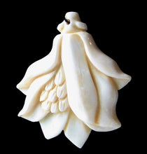 Load image into Gallery viewer, Carved Waterbuffalo Bone Tropical Flower Bead 9647