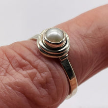 Load image into Gallery viewer, Pearl Sterling Silver Round Ring | Size 8 | White |