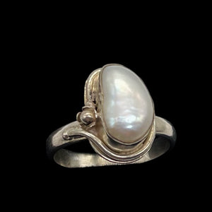 Pearl Sterling Silver Oval Ring | 8 | Gray White |