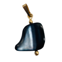 Load image into Gallery viewer, Black Lip Shell 14kgf Drop Pendant | 1" Long | Black White | 1 Pendant |