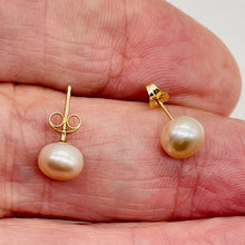 Load image into Gallery viewer, Pearl 14K Gold Stud Round Earrings | 7mm | Rosy Pink | 1 Pair