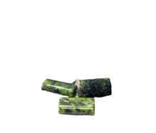 Load image into Gallery viewer, 3 Chartreuse Serpentine Jade Pendant Beads 9173