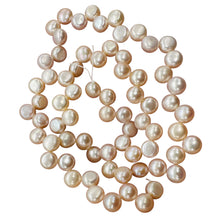 Load image into Gallery viewer, Top Drilled Button Lavender Pink FW Pearl Strand 104761