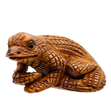 Load image into Gallery viewer, Intricate Carved & Signed Boxwood Lizard Ojime/Netsuke Bead