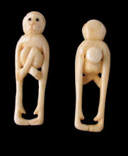 Load image into Gallery viewer, Swing Monkey Carved Waterbuffalo Bone Bead Button 10521 | 51x16x12mm | Cream and Black