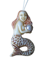 Load image into Gallery viewer, Splash Carved Mermaid W/ Pearl Centerpiece Bead 10404C