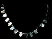 Load image into Gallery viewer, Exotic Tahitian Mop Shell Pendant Bead Strand 104349