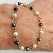 Load image into Gallery viewer, Peacock/Cream Fresh Water Pearl 14Kgf Bracelet 400005