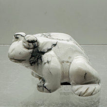 Load image into Gallery viewer, Frog Carved Howlite Statue | 1 Figurine | | 40x36x20mm | White. Gray