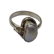 Load image into Gallery viewer, Pearl Sterling Silver Oval Ring | 8 | Gray White |