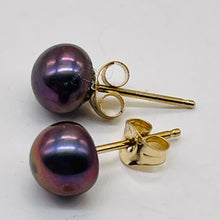 Load image into Gallery viewer, Pearl 14K Gold Round Post Earrings| 6mm | Lavender | 1 Pair |