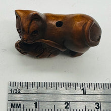 Load image into Gallery viewer, Kitty Cat Crouching Signed Netsuke Bead | 1 Netsuke Bead | | 27x15x19mm | Brown
