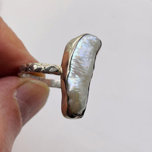 Pearl Sterling Silver Biwa Ring | 9.25 | Rainbow White |