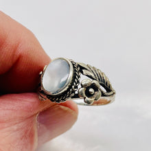 Load image into Gallery viewer, Mother of Pearl Sterling Silver Flower Leaf Ring | Size 8 | Silver | 1 Ring |