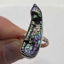 Load image into Gallery viewer, Pearl Sterling Silver Biwa Baroque Ring | Size 7 | Blue Purple | 1 Ring |