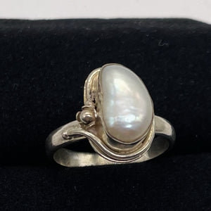 Pearl Sterling Silver Oval Ring | 8 | Gray White |