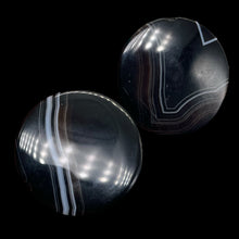 Load image into Gallery viewer, 1 Sardonyx Agate 40mm Coin Briolette Bead 8578