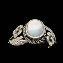 Load image into Gallery viewer, Mother of Pearl Sterling Silver Flower Leaf Ring | Size 8 | Silver | 1 Ring |