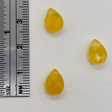 Load image into Gallery viewer, 3 Honey Jade Faceted Briolette 10x7x5mm Beads 004537
