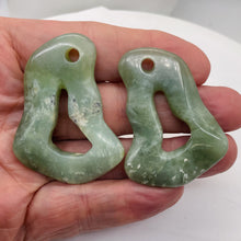 Load image into Gallery viewer, Serpentine New Jade 19g Irregular Loop Pendant Beads| 55x40x8mm | Green, White |