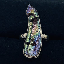 Load image into Gallery viewer, Pearl Sterling Silver Biwa Baroque Ring | Size 7 | Blue Purple | 1 Ring |