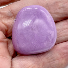 Load image into Gallery viewer, Phosphosiderite Free Form | 32x31x14 mm | Lavender | 1 Pendant Bead