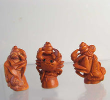 Load image into Gallery viewer, Carved & Signed Crab On Lotus Boxwood Ojime/Netsuke Bead - PremiumBead Primary Image 1