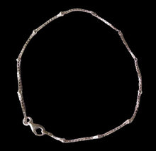 Load image into Gallery viewer, Adorable! Sterling Silver Box & Ball 8" Bracelet 9979B