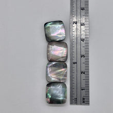 Load image into Gallery viewer, 4 Beads of Faceted Tahitian Mop Shell Square Beads 009396