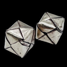 Load image into Gallery viewer, 1 Bead of Thai Hill Tribe Origami Box Fine Silver 7g Bead 5468