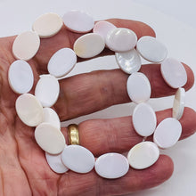 Load image into Gallery viewer, Rare Pink Conch Shell 18x13mm Oval Bead Strand 109460