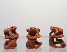Load image into Gallery viewer, Carved & Signed Frog On Lotus Boxwood Ojime/Netsuke Bead - PremiumBead Primary Image 1