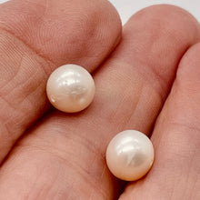 Load image into Gallery viewer, 2 Pearls 8mm to 9mm Natural Creamy Satin 2639