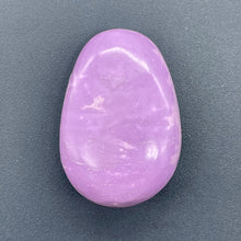 Load image into Gallery viewer, Phosphosiderite Free Form | 40x28x13 mm | Lavender | 1 Pendant Bead |