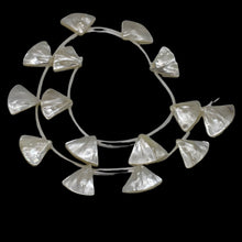 Load image into Gallery viewer, 5 Mother of Pearl 20x14x4mm to 27x22x4mm Briolette Beads 9601