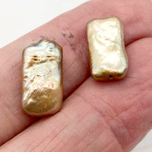Load image into Gallery viewer, 2 Champagne Rectangle Coin FW Pearls 4459