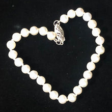 Load image into Gallery viewer, Creamy White 5mm FW Pearl & Silver 7" Bracelet 9916A