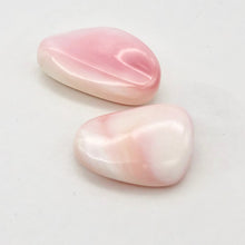 Load image into Gallery viewer, Conch Shell. Pear Shaped | 27x19x8 to 28x22x9 | Pink White | 14 to 17 Bead(s)